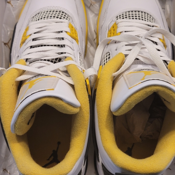 Jordan Air 4 Retro in White and Coconut Milk Men Size 10.5 - Picture 6 of 7